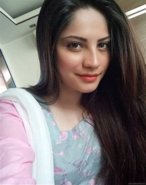 neelam muneer|neelam muneer without makeup.